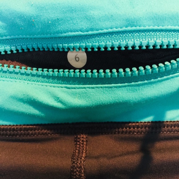 Sale! Lululemon crops - Picture 3 of 7